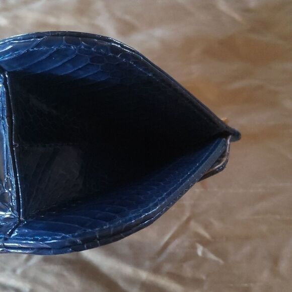 30.00 LADIES Handbag by J RENEE - Picture 7 of 16